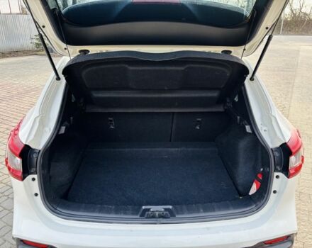 Белый Ниссан Кашкай, объемом двигателя 1.2 л и пробегом 130 тыс. км за 12300 $, фото 12 на Automoto.ua