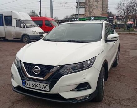 Белый Ниссан Кашкай, объемом двигателя 1.2 л и пробегом 143 тыс. км за 12500 $, фото 3 на Automoto.ua