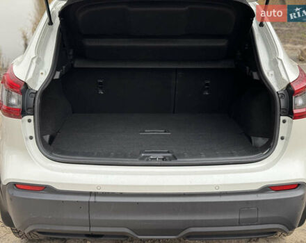 Белый Ниссан Кашкай, объемом двигателя 1.2 л и пробегом 76 тыс. км за 13300 $, фото 25 на Automoto.ua