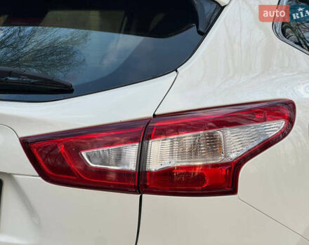 Белый Ниссан Кашкай, объемом двигателя 1.2 л и пробегом 113 тыс. км за 10950 $, фото 18 на Automoto.ua