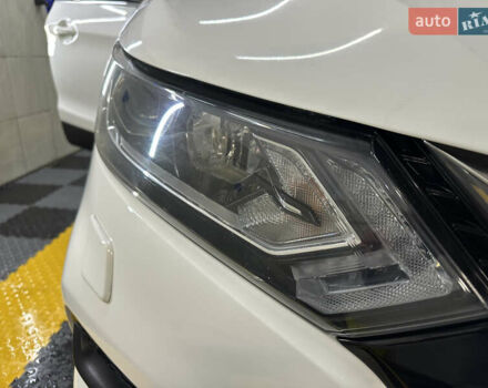 Белый Ниссан Кашкай, объемом двигателя 1.6 л и пробегом 103 тыс. км за 15499 $, фото 7 на Automoto.ua