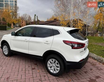Белый Ниссан Кашкай, объемом двигателя 1.2 л и пробегом 161 тыс. км за 11900 $, фото 3 на Automoto.ua