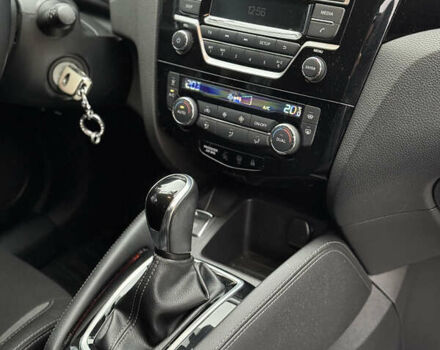 Белый Ниссан Кашкай, объемом двигателя 1.2 л и пробегом 76 тыс. км за 13300 $, фото 15 на Automoto.ua