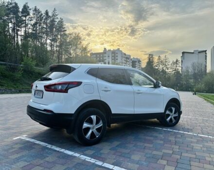 Белый Ниссан Кашкай, объемом двигателя 1.2 л и пробегом 130 тыс. км за 12300 $, фото 4 на Automoto.ua