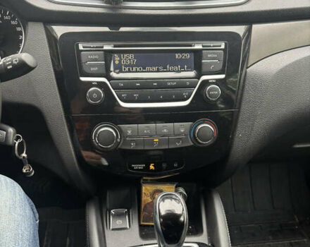 Белый Ниссан Кашкай, объемом двигателя 1.2 л и пробегом 82 тыс. км за 14300 $, фото 8 на Automoto.ua