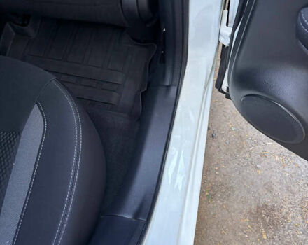 Белый Ниссан Кашкай, объемом двигателя 1.2 л и пробегом 87 тыс. км за 16200 $, фото 21 на Automoto.ua