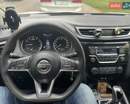 Белый Ниссан Кашкай, объемом двигателя 1.2 л и пробегом 82 тыс. км за 14300 $, фото 6 на Automoto.ua