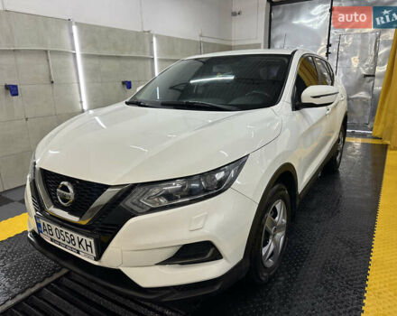 Белый Ниссан Кашкай, объемом двигателя 1.6 л и пробегом 103 тыс. км за 15499 $, фото 1 на Automoto.ua