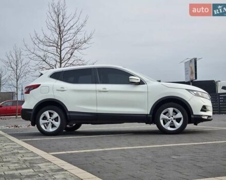 Белый Ниссан Кашкай, объемом двигателя 1.2 л и пробегом 178 тыс. км за 12800 $, фото 12 на Automoto.ua