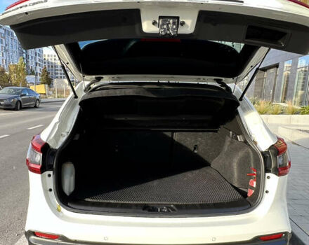 Белый Ниссан Кашкай, объемом двигателя 1.2 л и пробегом 99 тыс. км за 16490 $, фото 4 на Automoto.ua