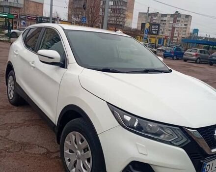 Белый Ниссан Кашкай, объемом двигателя 1.2 л и пробегом 143 тыс. км за 12500 $, фото 2 на Automoto.ua