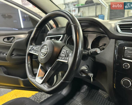 Белый Ниссан Кашкай, объемом двигателя 1.6 л и пробегом 103 тыс. км за 15499 $, фото 22 на Automoto.ua