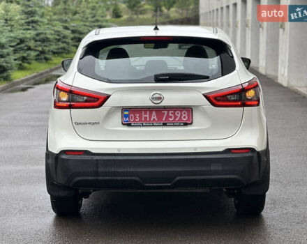 Белый Ниссан Кашкай, объемом двигателя 1.6 л и пробегом 245 тыс. км за 14800 $, фото 9 на Automoto.ua
