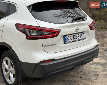 Белый Ниссан Кашкай, объемом двигателя 1.2 л и пробегом 76 тыс. км за 13300 $, фото 7 на Automoto.ua