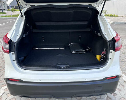 Белый Ниссан Кашкай, объемом двигателя 1.2 л и пробегом 148 тыс. км за 14000 $, фото 6 на Automoto.ua