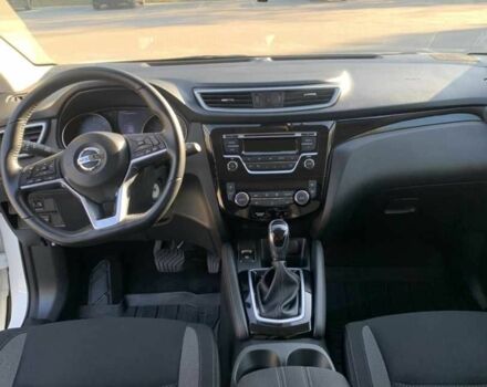 Белый Ниссан Кашкай, объемом двигателя 1.6 л и пробегом 120 тыс. км за 17000 $, фото 4 на Automoto.ua
