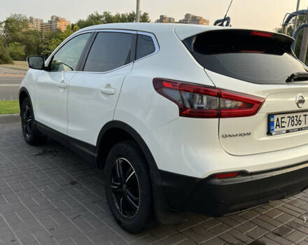 Белый Ниссан Кашкай, объемом двигателя 1.2 л и пробегом 157 тыс. км за 12500 $, фото 7 на Automoto.ua