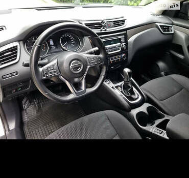 Білий Ніссан Кашкай, об'ємом двигуна 1.6 л та пробігом 102 тис. км за 16999 $, фото 5 на Automoto.ua