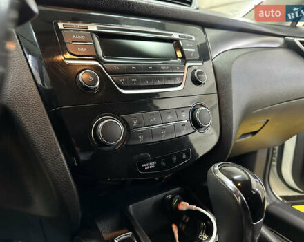 Белый Ниссан Кашкай, объемом двигателя 1.6 л и пробегом 103 тыс. км за 15499 $, фото 20 на Automoto.ua