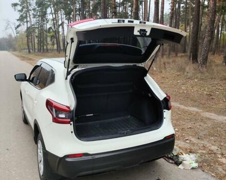 Белый Ниссан Кашкай, объемом двигателя 1.2 л и пробегом 42 тыс. км за 18200 $, фото 8 на Automoto.ua