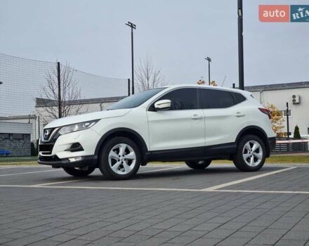 Белый Ниссан Кашкай, объемом двигателя 1.2 л и пробегом 178 тыс. км за 12800 $, фото 3 на Automoto.ua
