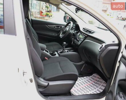 Белый Ниссан Кашкай, объемом двигателя 1.6 л и пробегом 245 тыс. км за 15900 $, фото 36 на Automoto.ua