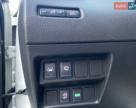 Белый Ниссан Кашкай, объемом двигателя 1.6 л и пробегом 92 тыс. км за 19950 $, фото 26 на Automoto.ua