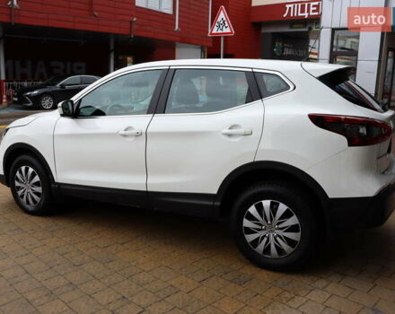 Белый Ниссан Кашкай, объемом двигателя 1.6 л и пробегом 245 тыс. км за 15900 $, фото 7 на Automoto.ua