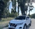 Белый Ниссан Кашкай, объемом двигателя 1.2 л и пробегом 70 тыс. км за 15500 $, фото 2 на Automoto.ua
