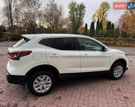 Белый Ниссан Кашкай, объемом двигателя 1.2 л и пробегом 161 тыс. км за 11900 $, фото 6 на Automoto.ua