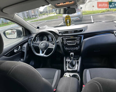 Белый Ниссан Кашкай, объемом двигателя 1.2 л и пробегом 148 тыс. км за 14000 $, фото 22 на Automoto.ua