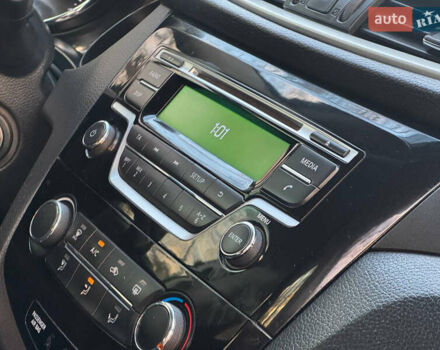 Белый Ниссан Кашкай, объемом двигателя 1.2 л и пробегом 113 тыс. км за 10950 $, фото 56 на Automoto.ua