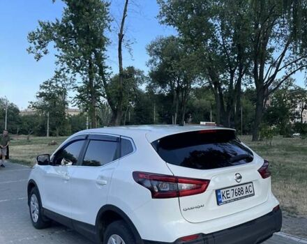 Белый Ниссан Кашкай, объемом двигателя 1.2 л и пробегом 70 тыс. км за 15500 $, фото 4 на Automoto.ua