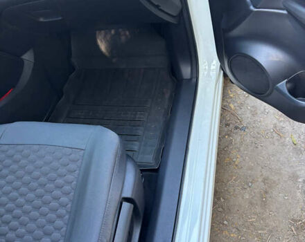 Белый Ниссан Кашкай, объемом двигателя 1.2 л и пробегом 87 тыс. км за 16200 $, фото 20 на Automoto.ua