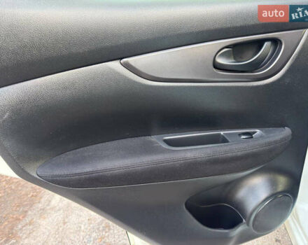 Белый Ниссан Кашкай, объемом двигателя 1.2 л и пробегом 113 тыс. км за 10950 $, фото 36 на Automoto.ua