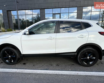 Белый Ниссан Кашкай, объемом двигателя 1.2 л и пробегом 99 тыс. км за 16490 $, фото 5 на Automoto.ua