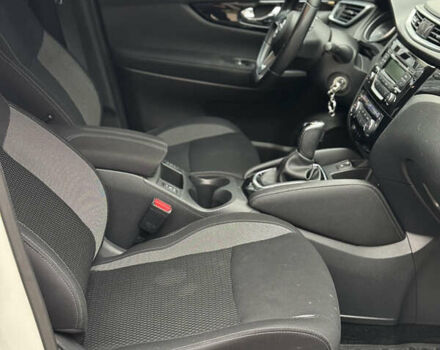 Белый Ниссан Кашкай, объемом двигателя 1.2 л и пробегом 76 тыс. км за 13300 $, фото 18 на Automoto.ua