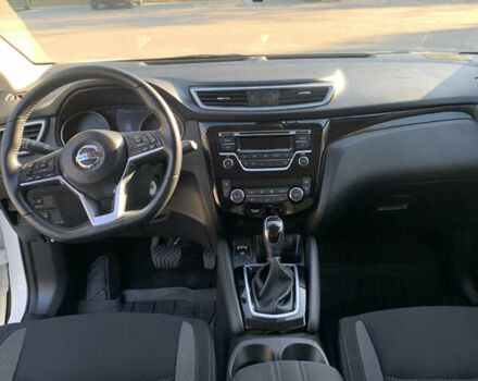 Белый Ниссан Кашкай, объемом двигателя 1.6 л и пробегом 120 тыс. км за 17000 $, фото 4 на Automoto.ua