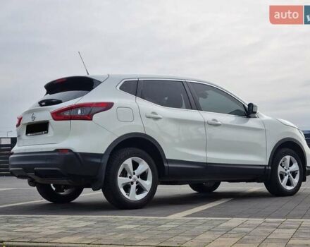 Белый Ниссан Кашкай, объемом двигателя 1.2 л и пробегом 178 тыс. км за 12800 $, фото 15 на Automoto.ua