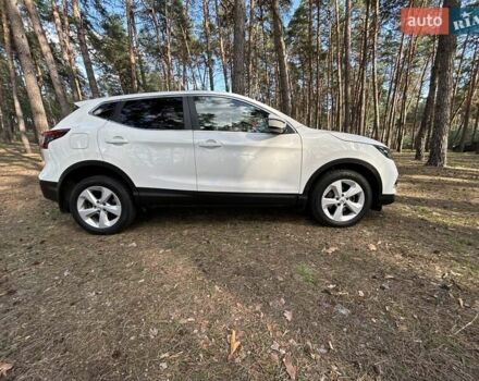 Белый Ниссан Кашкай, объемом двигателя 1.2 л и пробегом 131 тыс. км за 15800 $, фото 3 на Automoto.ua