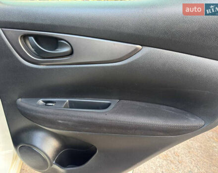 Белый Ниссан Кашкай, объемом двигателя 1.2 л и пробегом 113 тыс. км за 10950 $, фото 43 на Automoto.ua