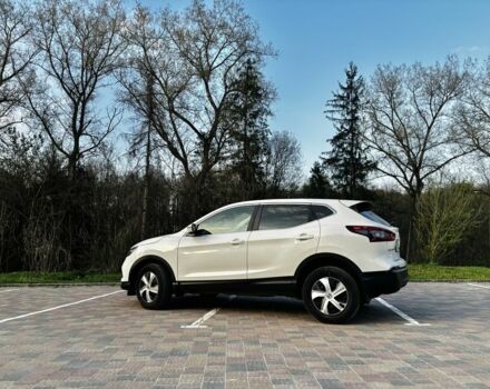 Белый Ниссан Кашкай, объемом двигателя 1.2 л и пробегом 130 тыс. км за 12300 $, фото 3 на Automoto.ua