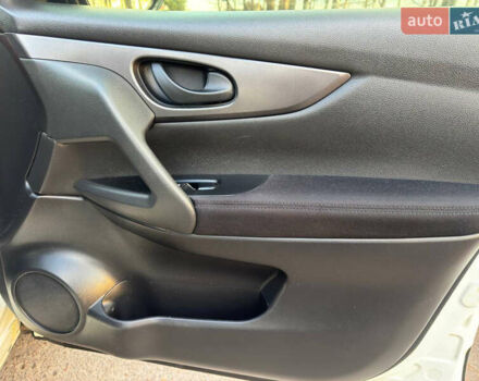 Белый Ниссан Кашкай, объемом двигателя 1.2 л и пробегом 113 тыс. км за 10950 $, фото 47 на Automoto.ua