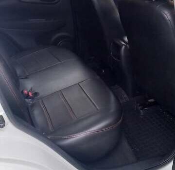 Белый Ниссан Кашкай, объемом двигателя 1.2 л и пробегом 90 тыс. км за 14200 $, фото 2 на Automoto.ua