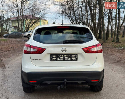 Белый Ниссан Кашкай, объемом двигателя 1.2 л и пробегом 113 тыс. км за 10950 $, фото 14 на Automoto.ua