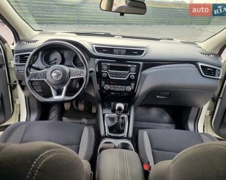 Белый Ниссан Кашкай, объемом двигателя 1.2 л и пробегом 178 тыс. км за 12800 $, фото 26 на Automoto.ua