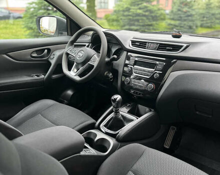 Белый Ниссан Кашкай, объемом двигателя 1.6 л и пробегом 245 тыс. км за 14800 $, фото 18 на Automoto.ua