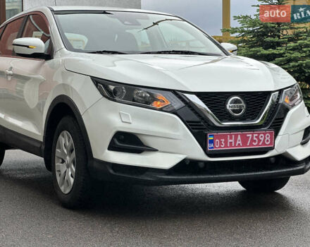 Белый Ниссан Кашкай, объемом двигателя 1.6 л и пробегом 245 тыс. км за 14800 $, фото 2 на Automoto.ua