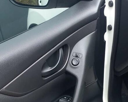 Белый Ниссан Кашкай, объемом двигателя 1.2 л и пробегом 90 тыс. км за 14200 $, фото 12 на Automoto.ua