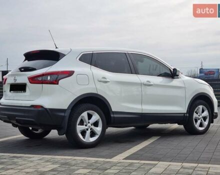 Белый Ниссан Кашкай, объемом двигателя 1.2 л и пробегом 178 тыс. км за 12800 $, фото 14 на Automoto.ua